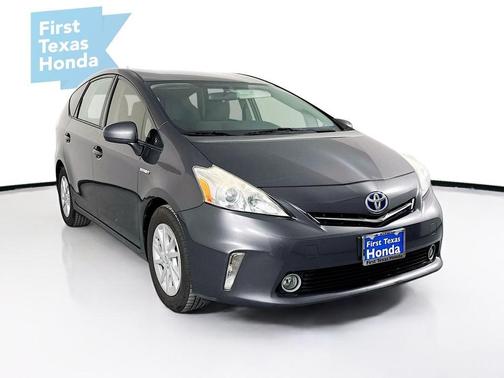 2014 Toyota Prius v Five