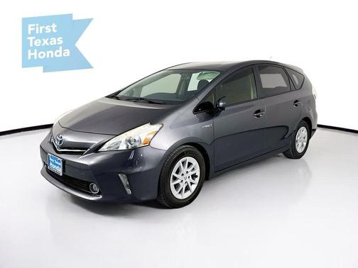 2014 Toyota Prius v Five