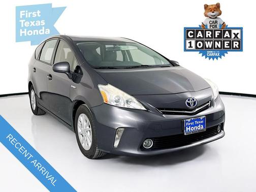 2014 Toyota Prius v Five