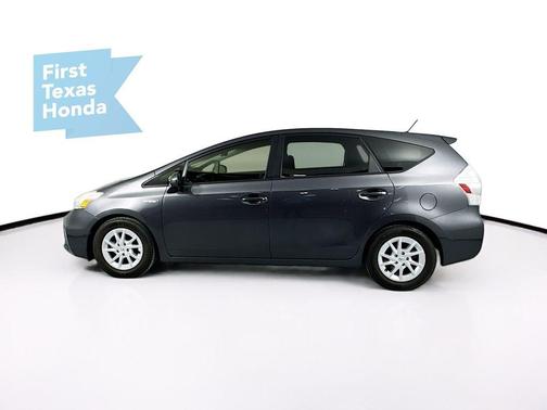 2014 Toyota Prius v Five