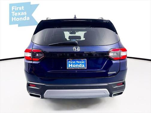 2025 Honda Pilot Touring 8-Passenger