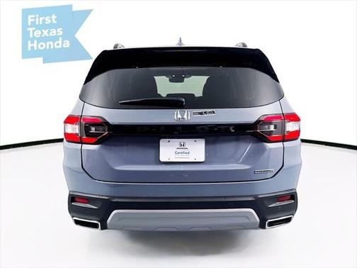 2025 Honda Pilot Touring 8-Passenger