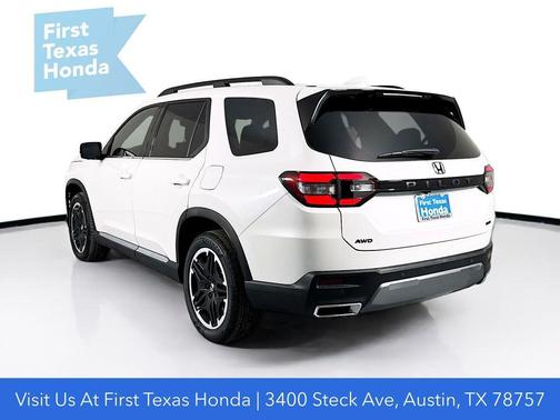 Platinum White Pearl 2026 Honda Pilot Touring 8-Passenger