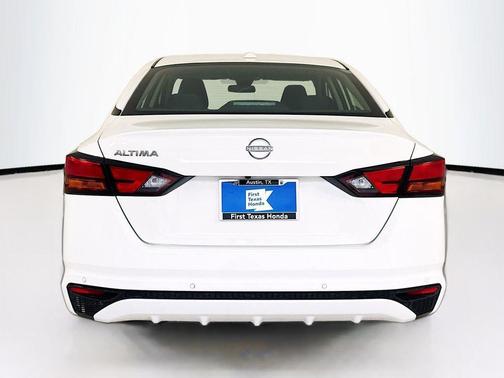 Glacier White 2025 Nissan Altima 2.5 SV