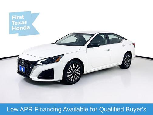 Glacier White 2025 Nissan Altima 2.5 SV