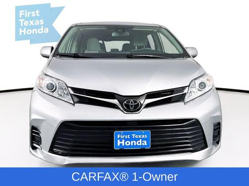2019 Toyota Sienna LE