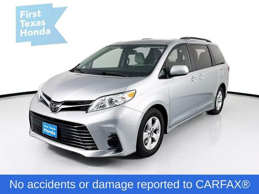 2019 Toyota Sienna LE