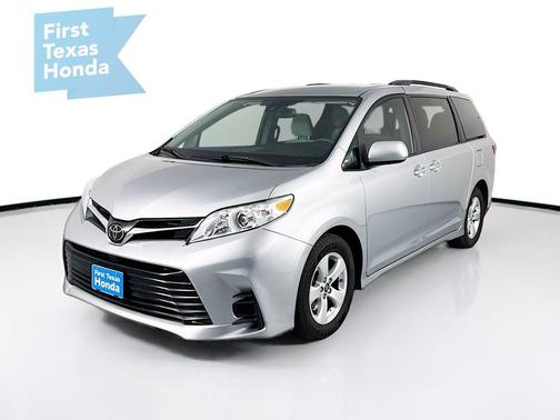 2019 Toyota Sienna LE