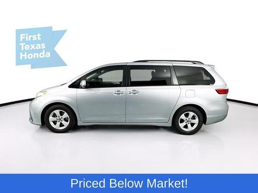 2019 Toyota Sienna LE