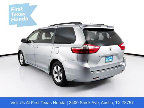 2019 Toyota Sienna LE