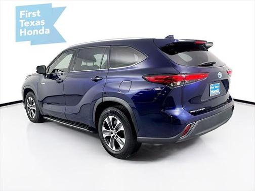 2021 Toyota Highlander Hybrid XLE