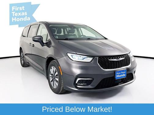 2023 Chrysler Pacifica Hybrid Touring L