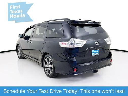 Midnight Black Metallic 2020 Toyota Sienna SE