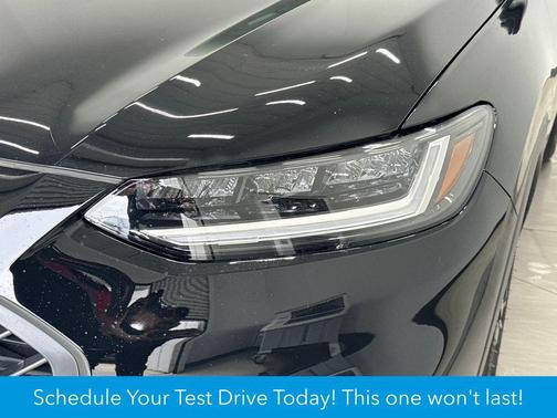 Crystal Black Pearl 2026 Honda HR-V 2WD Sport