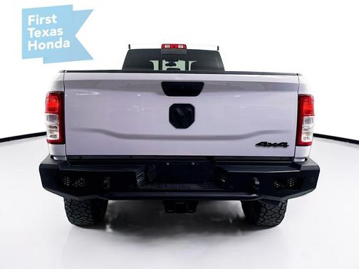 2022 RAM 2500 Tradesman Crew Cab 4x4 8' Box