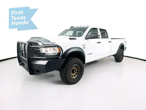 2022 RAM 2500 Tradesman Crew Cab 4x4 8' Box
