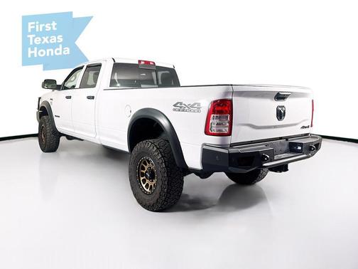 2022 RAM 2500 Tradesman Crew Cab 4x4 8' Box