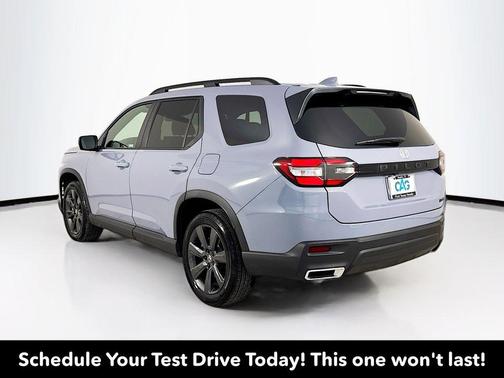 Sonic Gray Pearl 2025 Honda Pilot Sport