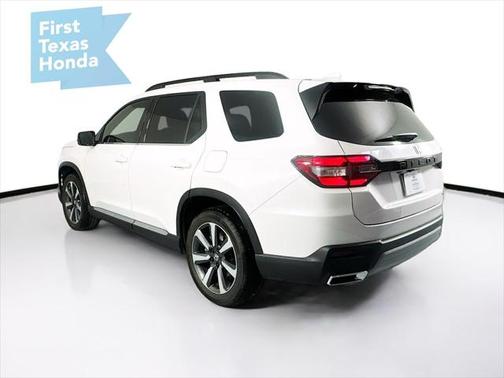 2025 Honda Pilot Touring 8-Passenger