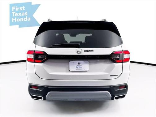 2025 Honda Pilot Touring 8-Passenger