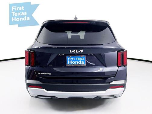 2025 Kia Sorento LX