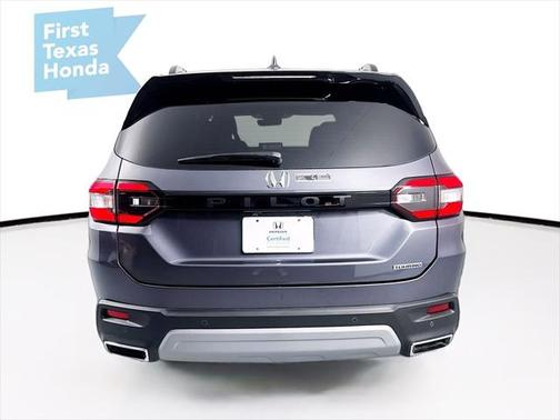 2025 Honda Pilot Touring 8-Passenger