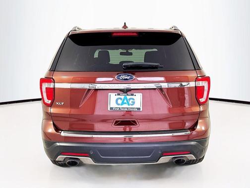 CINNAMON GLAZE METALLIC 2018 Ford Explorer XLT