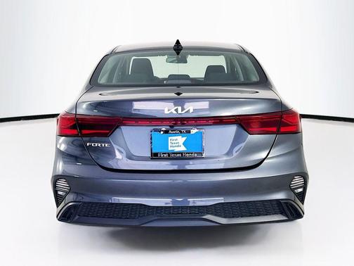 Gravity Gray 2024 Kia Forte LXS