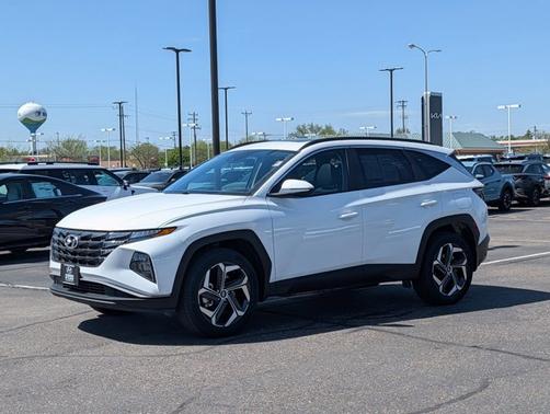 White 2023 Hyundai TUCSON SEL