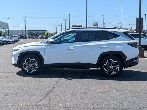 White 2023 Hyundai TUCSON SEL