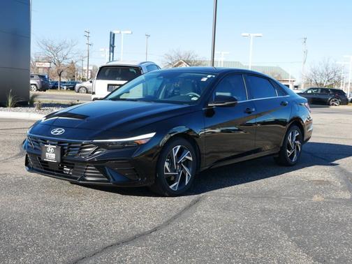 2025 Hyundai ELANTRA Limited