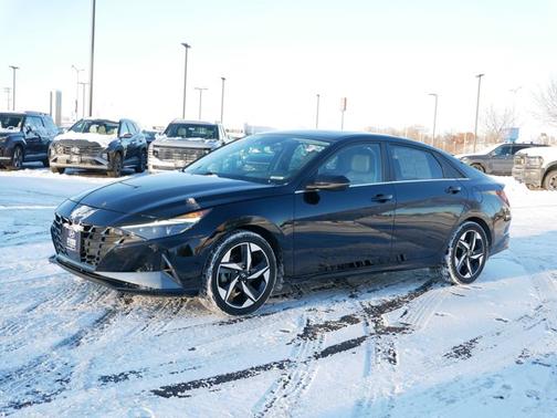 2023 Hyundai ELANTRA Limited