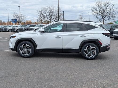 White 2023 Hyundai TUCSON SEL