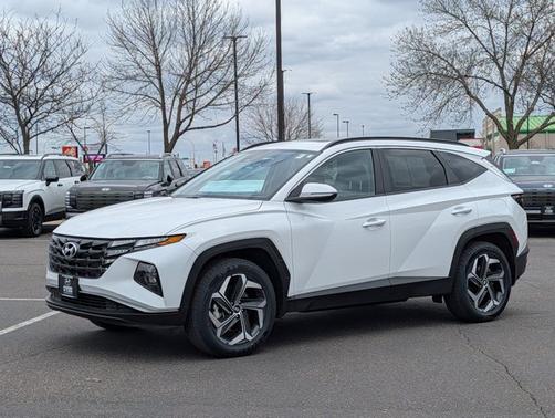 White 2023 Hyundai TUCSON SEL
