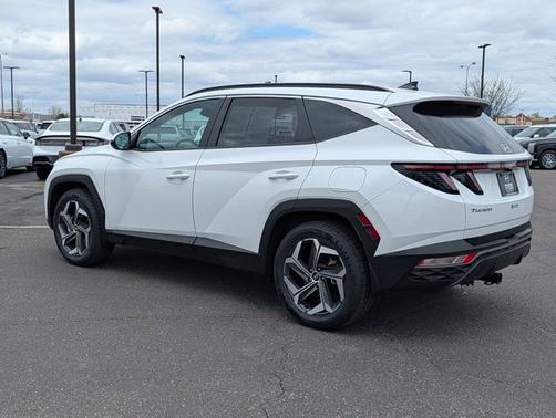 White 2023 Hyundai TUCSON SEL