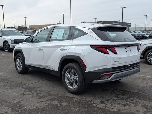 2025 Hyundai TUCSON SE