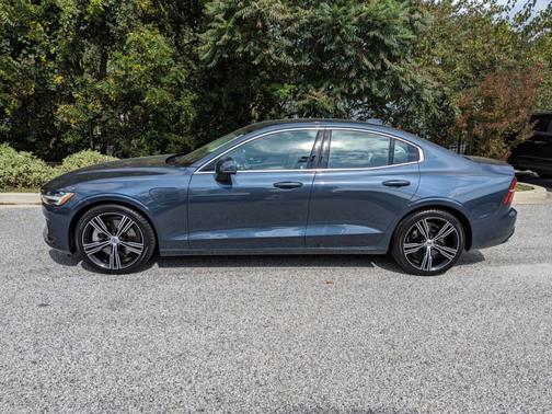 2022 Volvo S60 Recharge Plug-In Hybrid eAWD Inscription