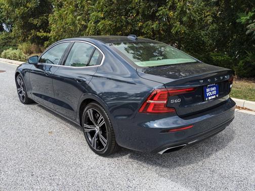 2022 Volvo S60 Recharge Plug-In Hybrid eAWD Inscription