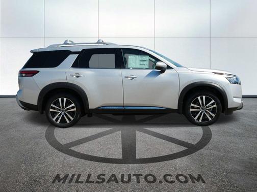 2025 Nissan Pathfinder Platinum 4WD