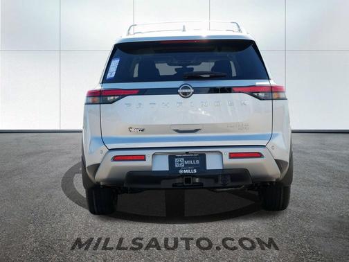 2025 Nissan Pathfinder Platinum 4WD