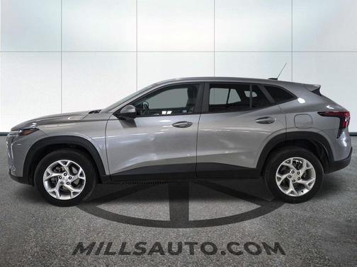 Sterling Gray Metallic 2024 Chevrolet Trax LS