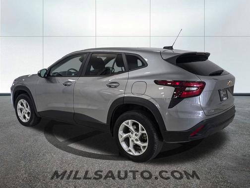 Sterling Gray Metallic 2024 Chevrolet Trax LS