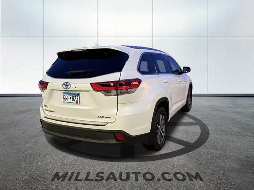 2017 Toyota Highlander 