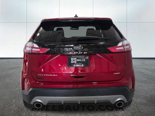 Rapid Red Metallic Tinted Clearcoat 2023 Ford Edge Titanium