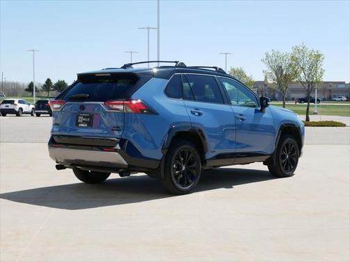 2024 Toyota RAV4 Hybrid SE
