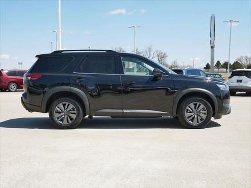 2024 Nissan Pathfinder SV 4WD