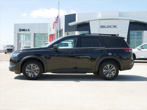 2024 Nissan Pathfinder SV 4WD