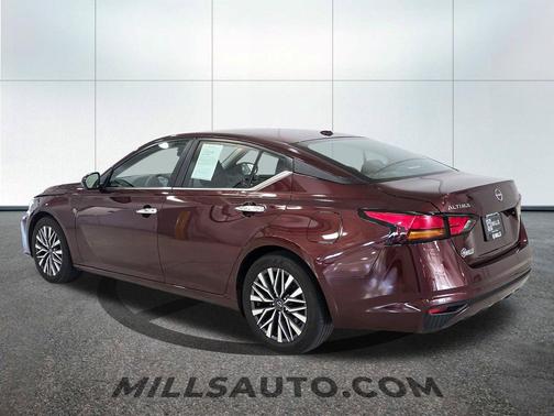 Garnet Pearl Metallic 2025 Nissan Altima 2.5 SV