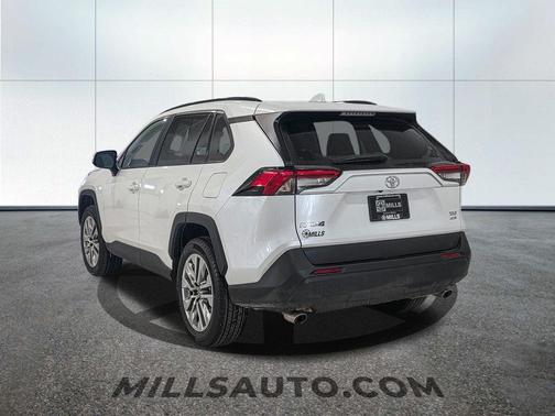 2025 Toyota RAV4 XLE Premium