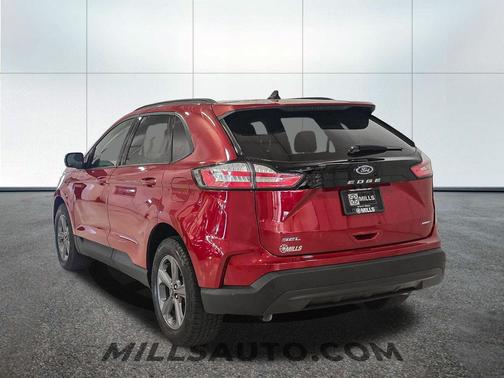 Rapid Red Metallic Tinted Clearcoat 2023 Ford Edge SEL